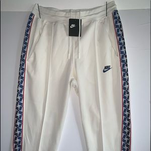 Brand new nike pants medium